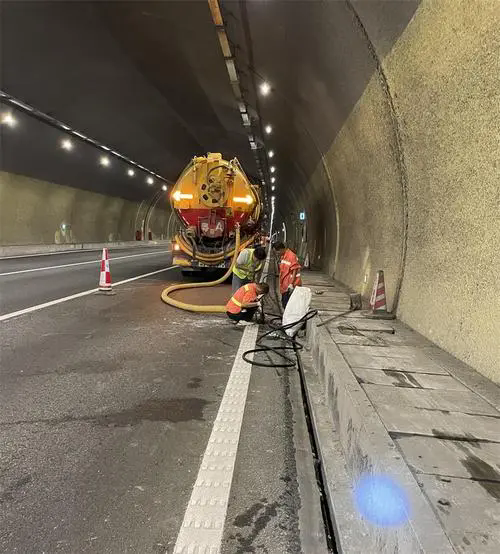 相山隧道排水渠清淤